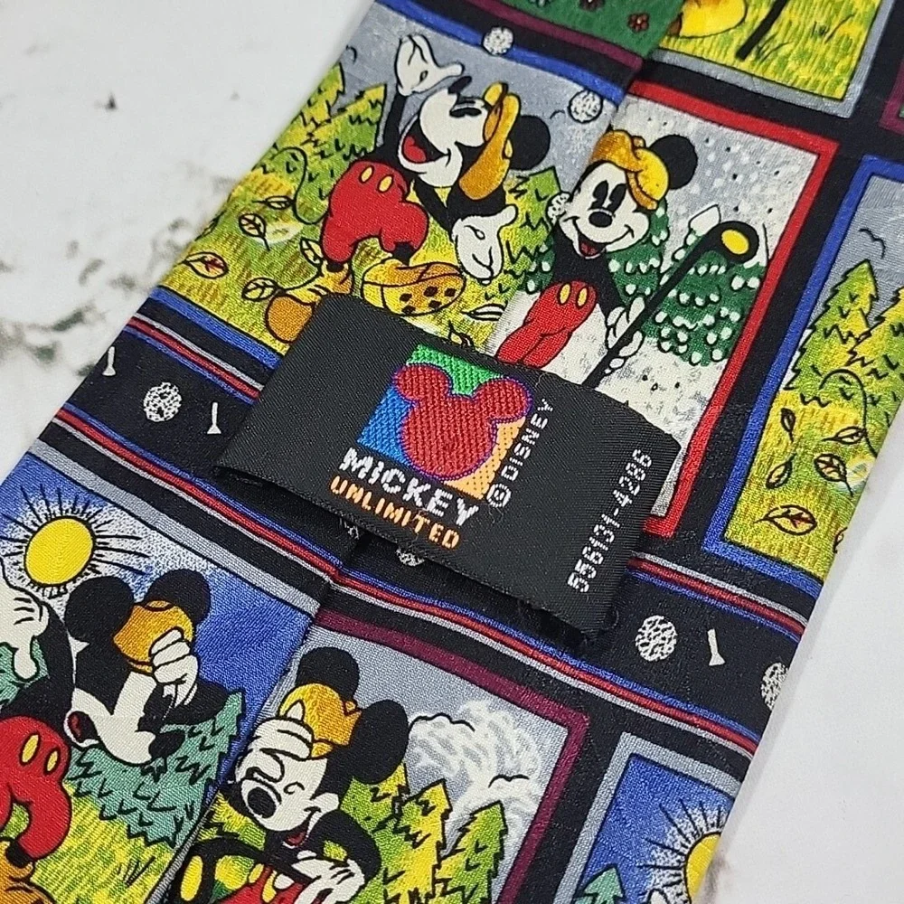 Disney Mickey Unlimited‎ 100% Silk Mickey Mouse Golf Theme Tie